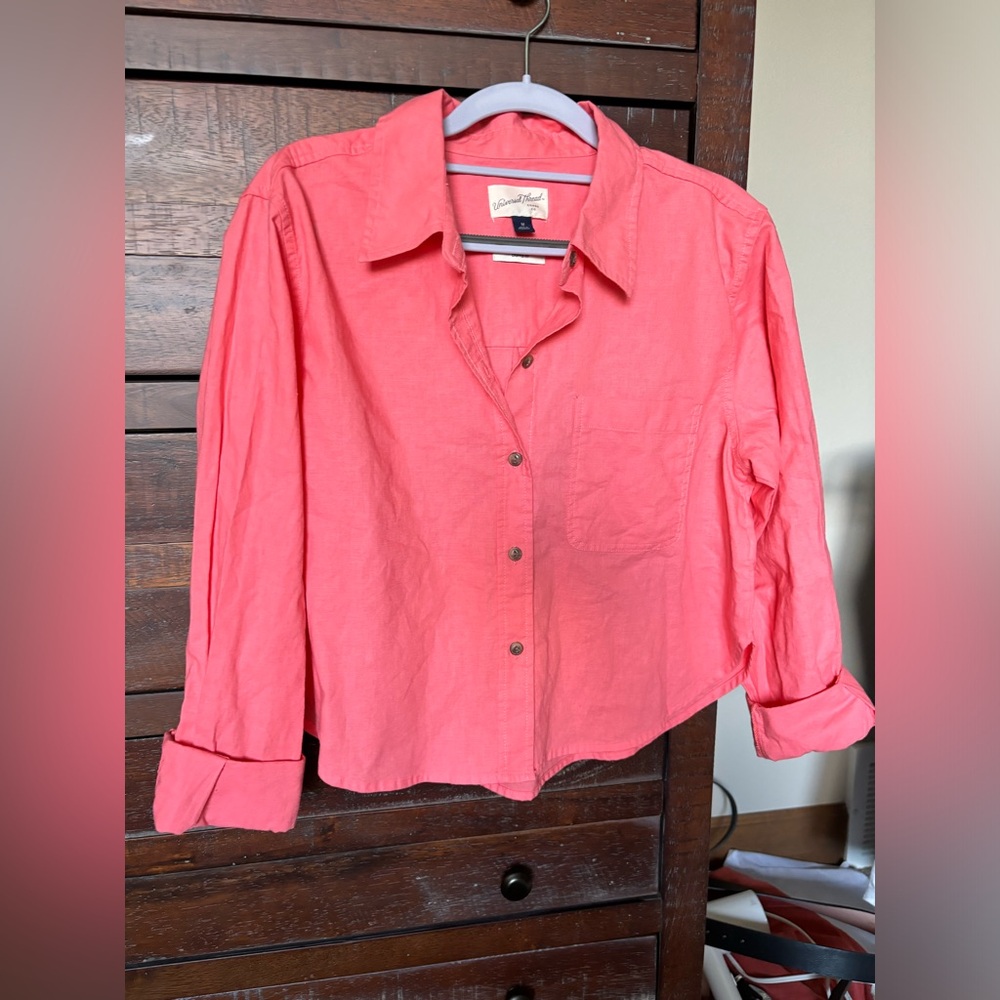 Universal Threads Cropped Linen Bright Coral Button Down NWOT Size M